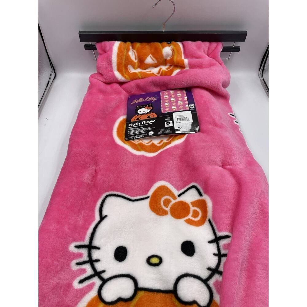 Sanrio Hello Kitty Halloween Pumpkin Fall Plush Throw Blanket 50x60 NEW!!!
